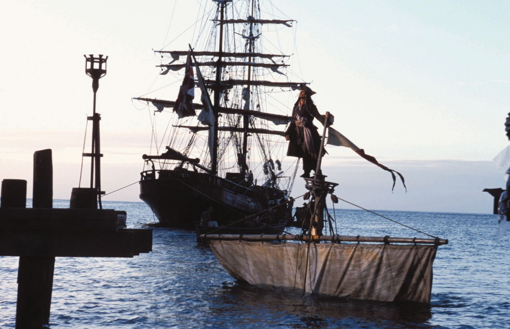 Кадры из Пираты Карибского моря: Проклятие Черной жемчужины (2003)