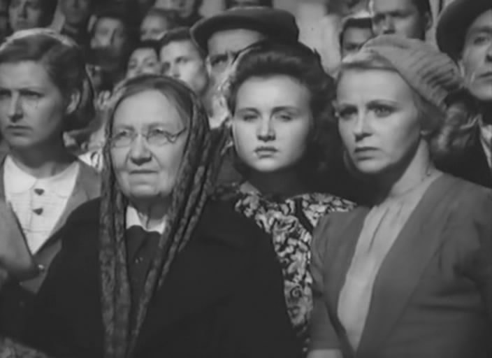 Кадры из Человек №217 (1945)