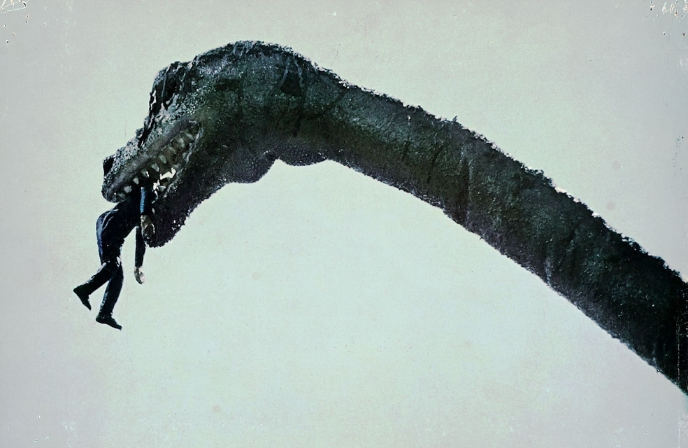 Кадры из Легенда о динозавре (1977)