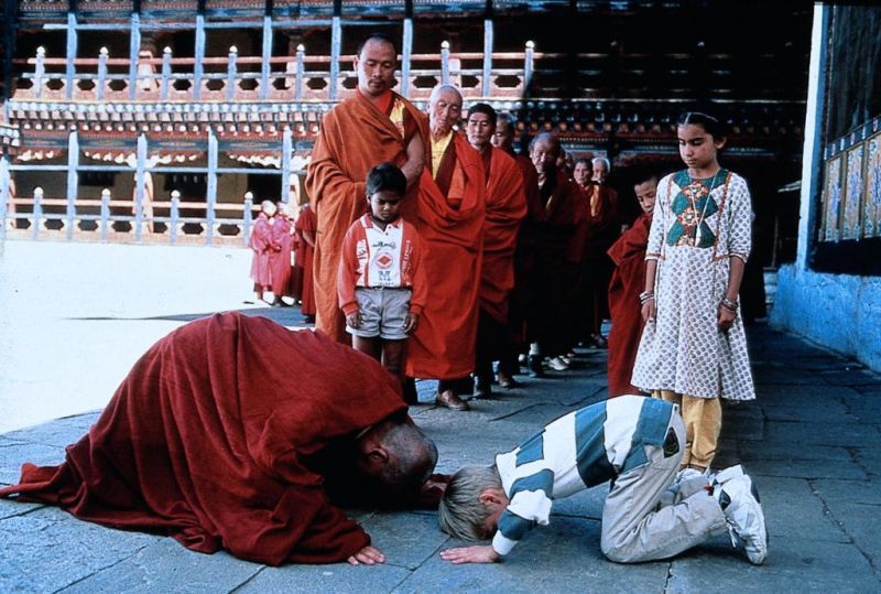 Кадры из Маленький Будда (1993)