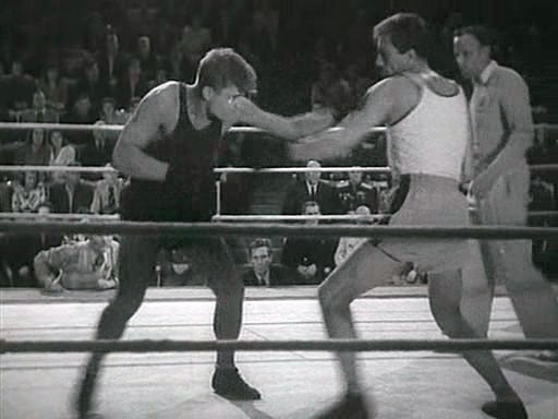 Кадры из Первая перчатка (1947)
