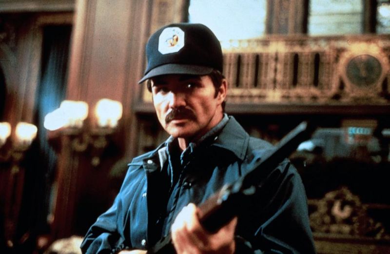 Кадры из Полицейский по найму (1987)