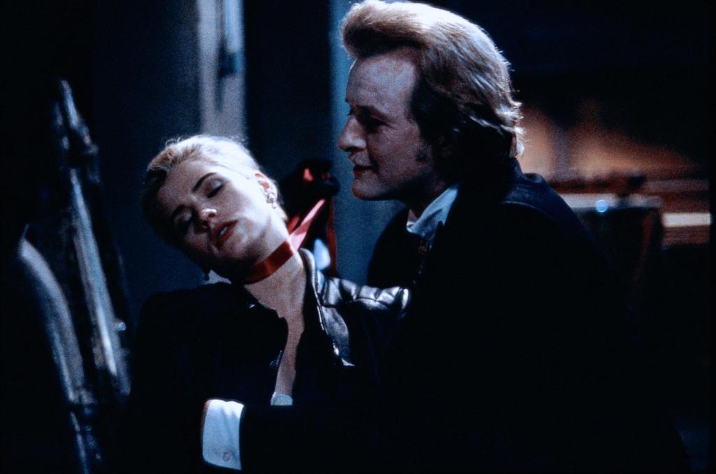 Кадры из Баффи – истребительница вампиров (1992)