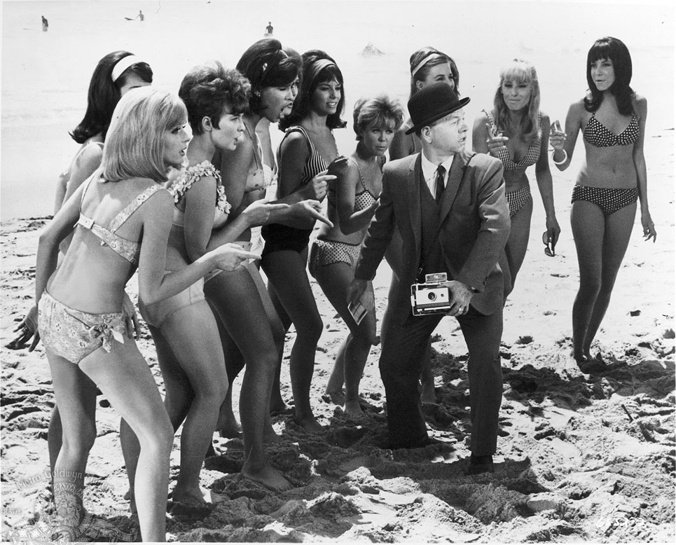 Кадры из Как справиться с диким бикини (1965)