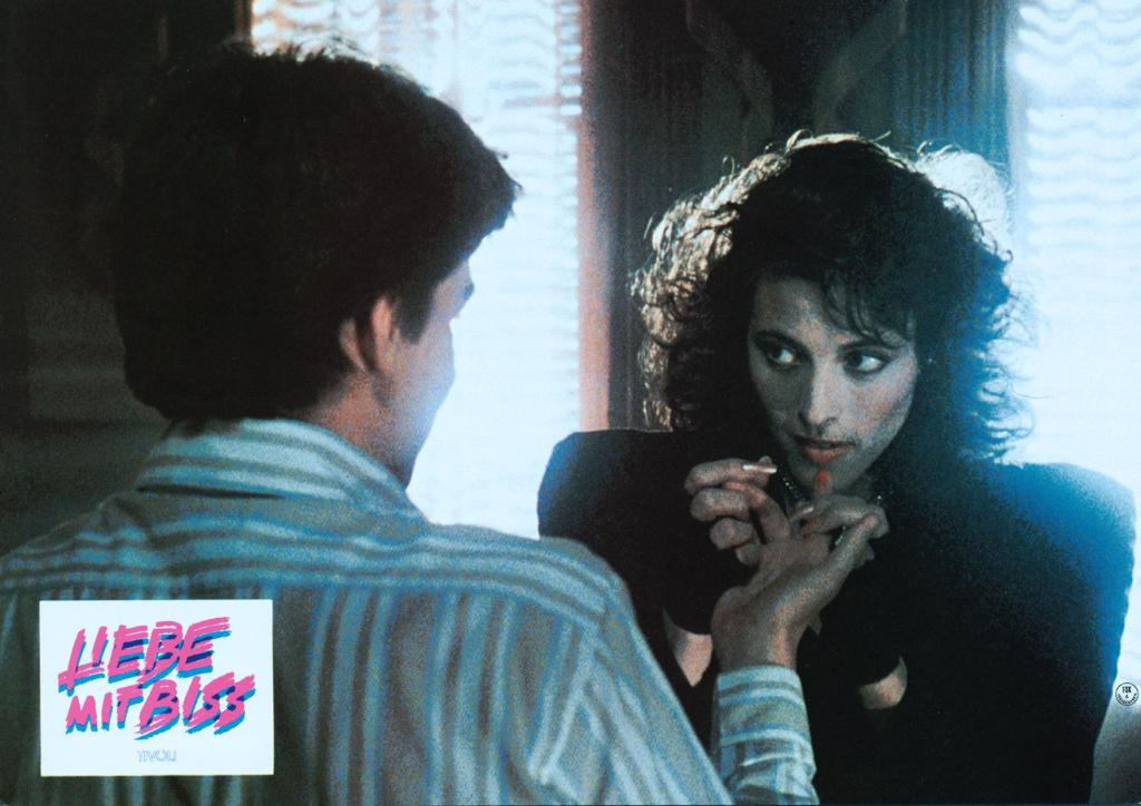 Кадры из Малолетний вампир (1987)