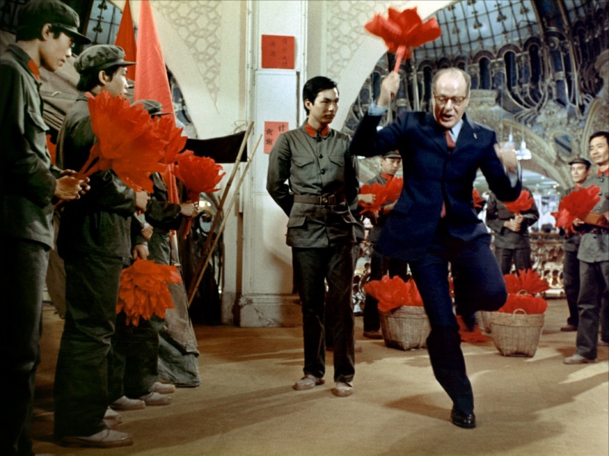 Кадры из Китайцы в Париже (1974)