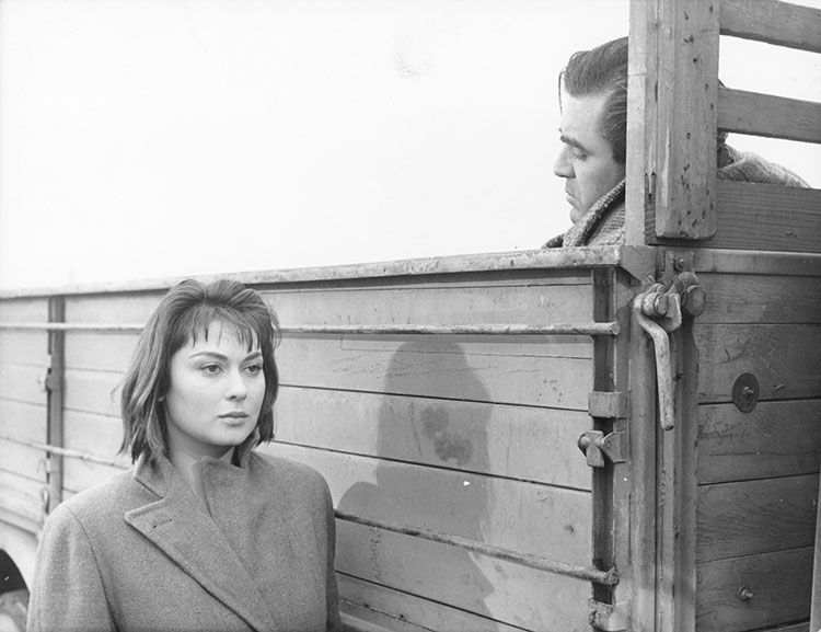 Кадры из Крик (1957)
