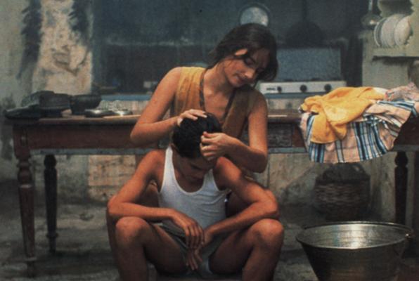Кадры из Мальчик на крыше (1990)