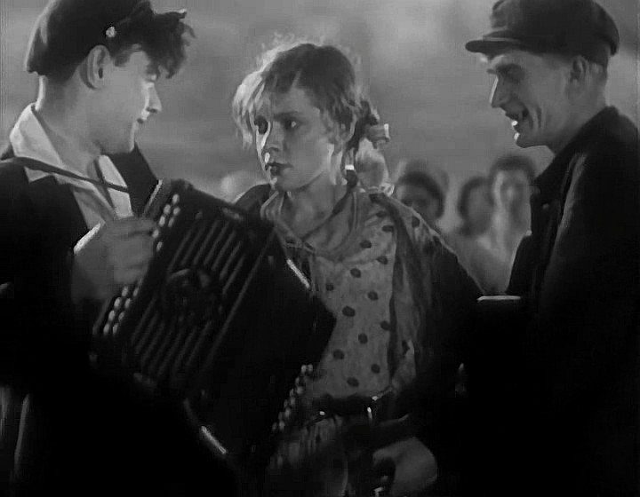 Кадры из Гармонь (1934)
