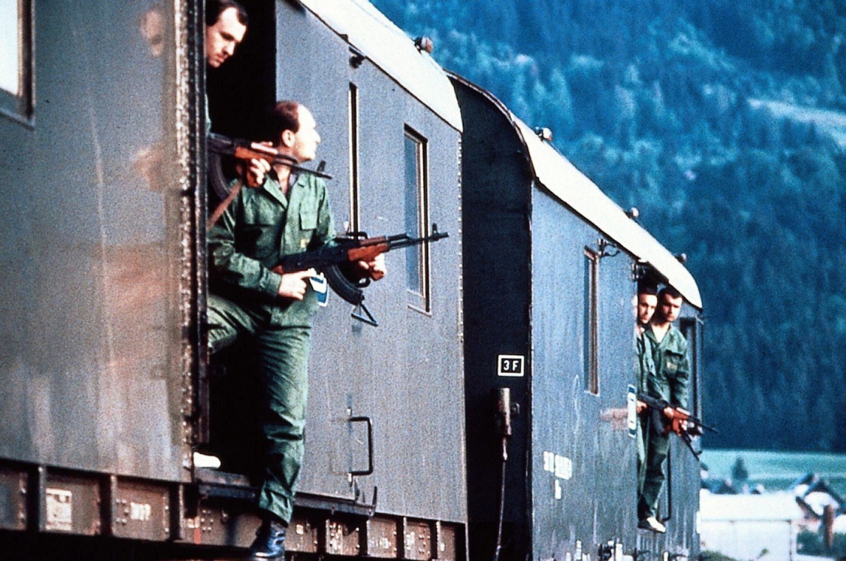 Кадры из Поезд смерти (ТВ) (1993)