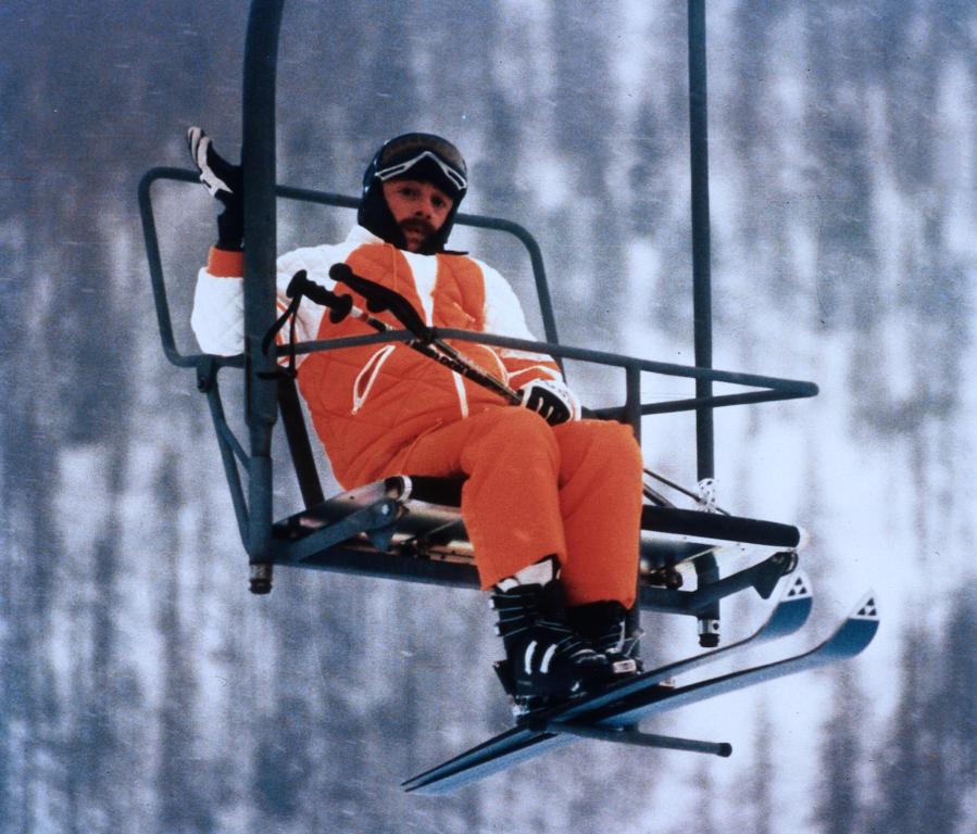 Кадры из Загорелые на лыжах (1979)