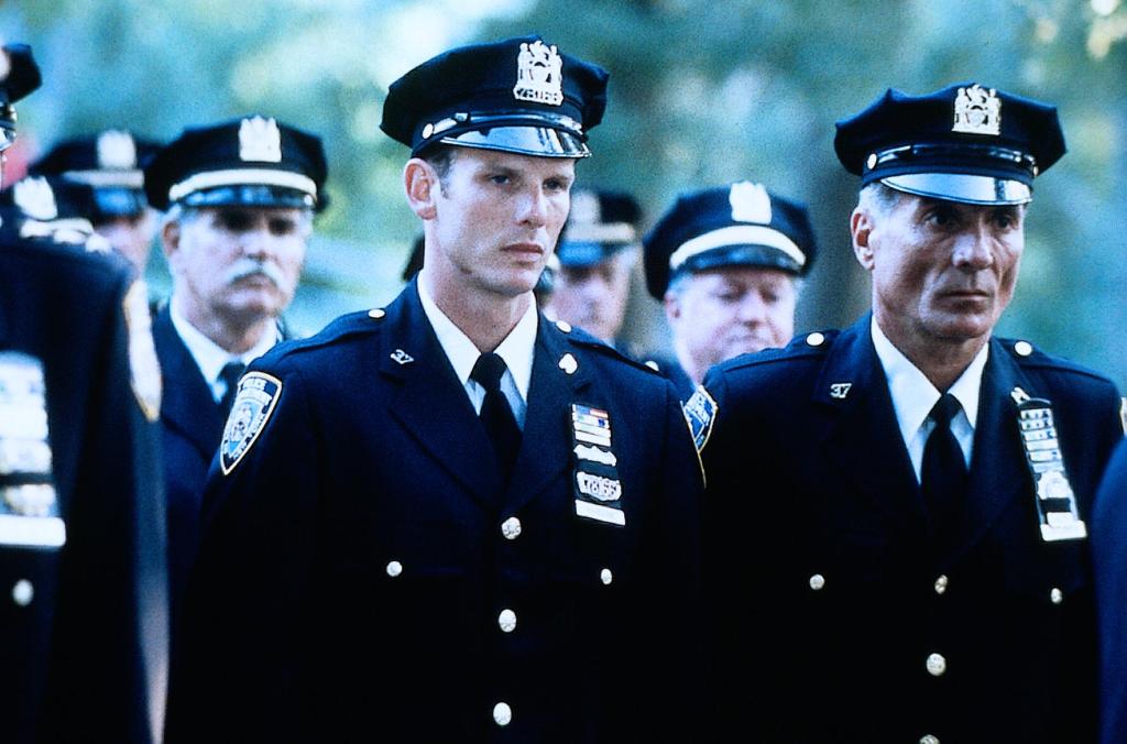 Кадры из Полицейские (1997)