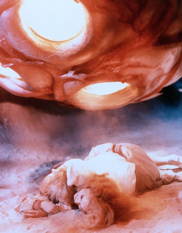 Кадры из Пришельцы с Марса (1986)