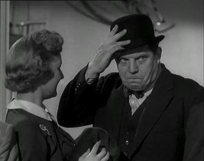 Кадры из Неприятности в лавке (1953)