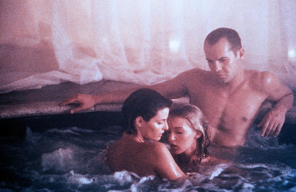 Кадры из Озеро любви (1993)