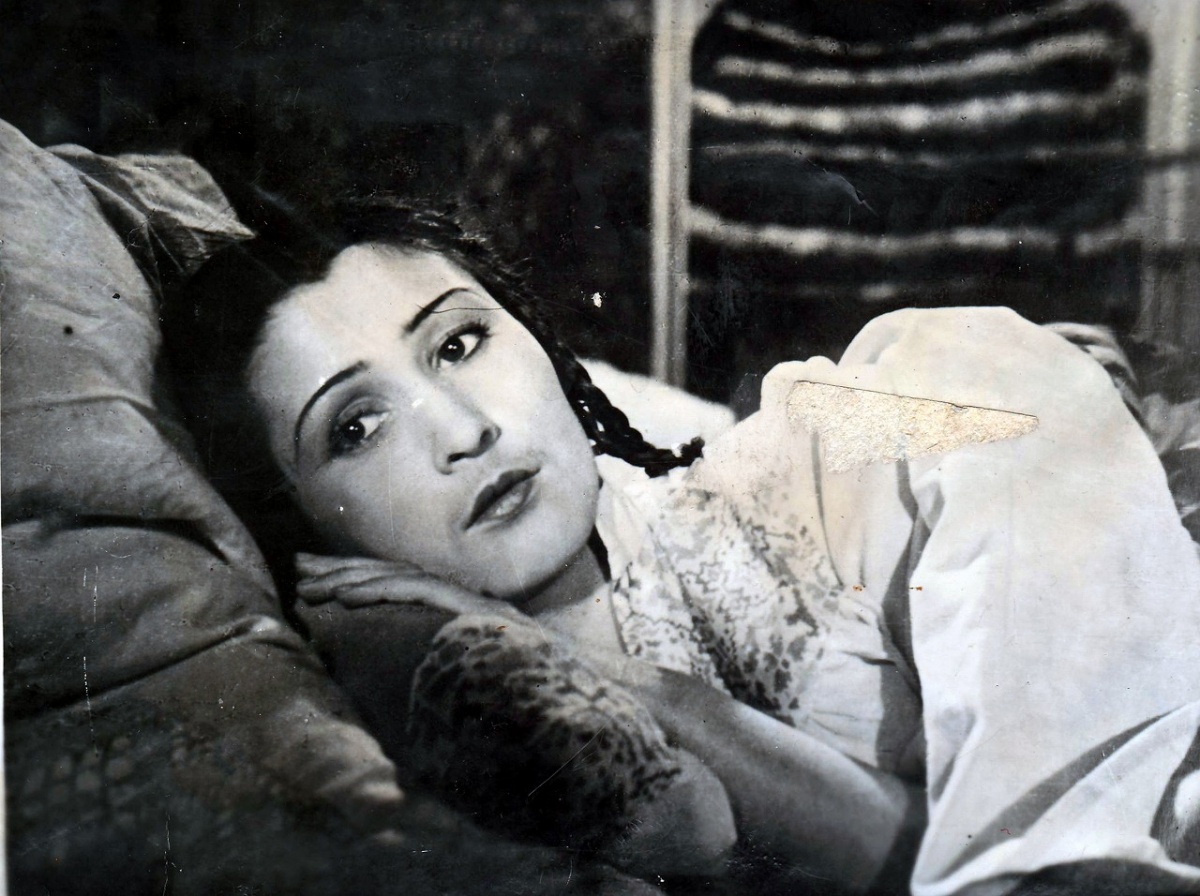 Кадры из Тахир и Зухра (1946)