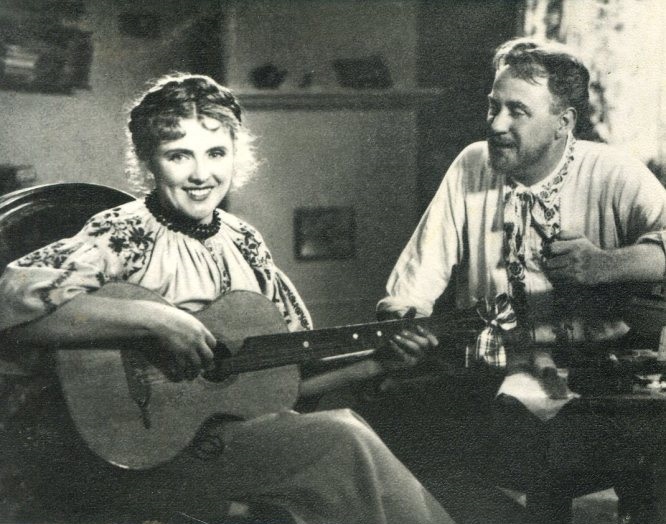 Кадры из Человек в футляре (1939)