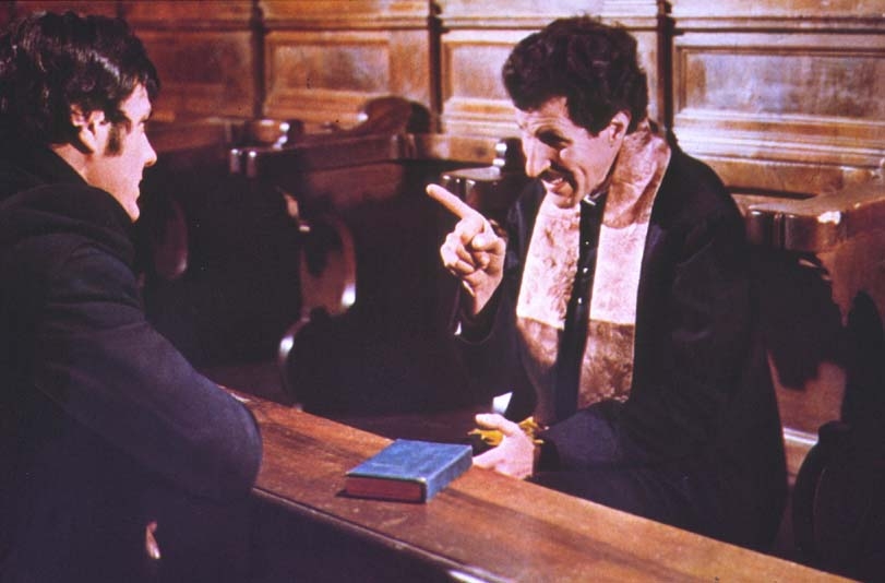 Кадры из Дон Франко и Дон Чиччо в году споров (1970)