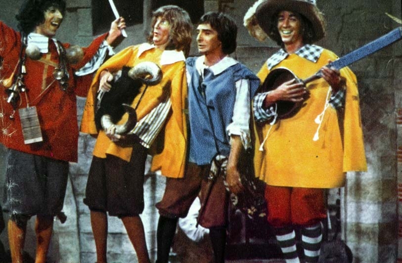 Кадры из 4 мушкетера Шарло (1974)
