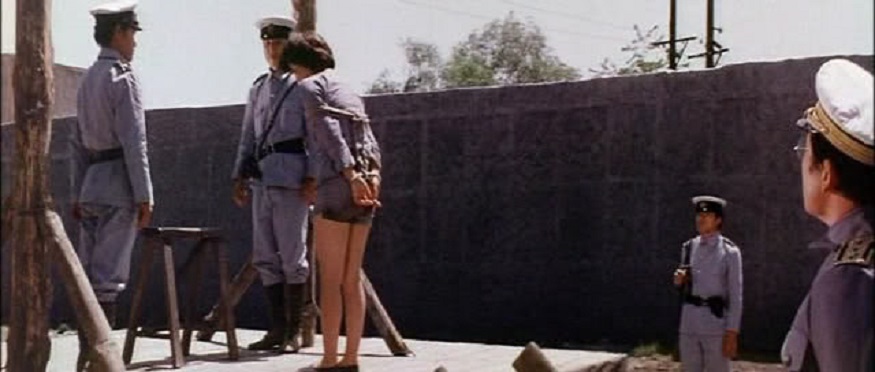Кадры из Жестокая пытка в лагере для женщин-военнопленных (1976)