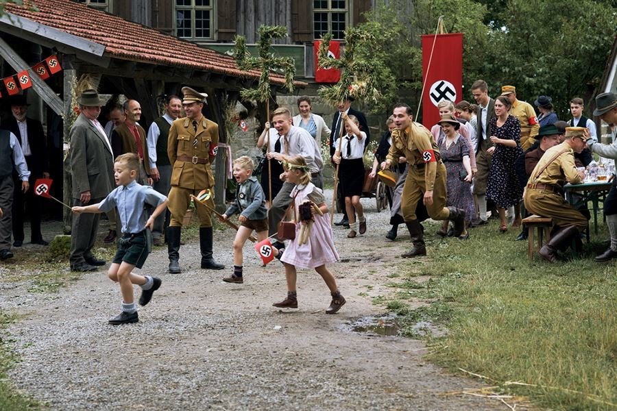 Кадры из Взорвать Гитлера (2015)