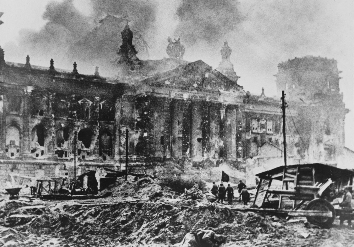 Кадры из Берлин (1945)