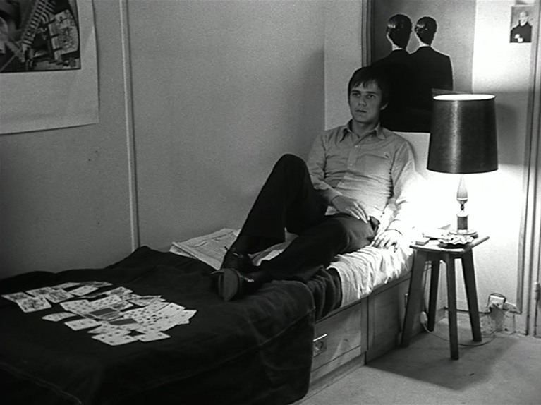 Кадры из Человек, который спит (1974)