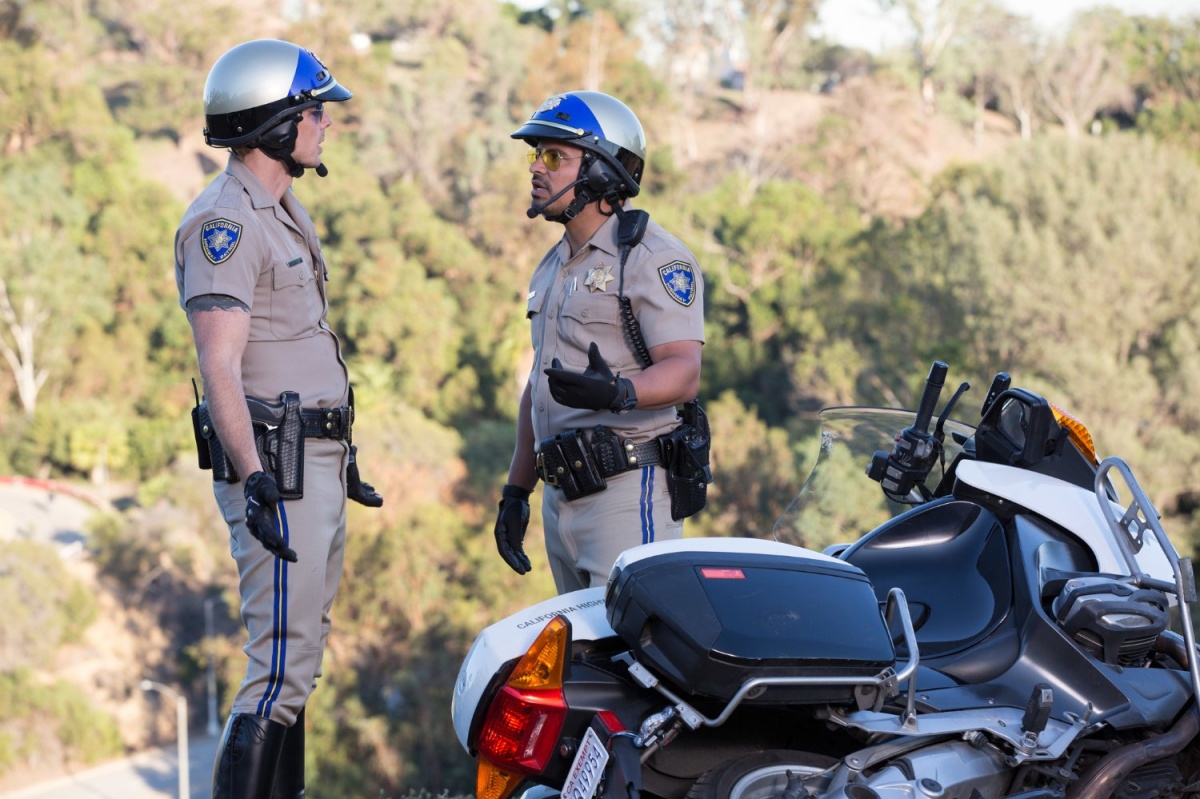 Кадры из Калифорнийский дорожный патруль (2017)