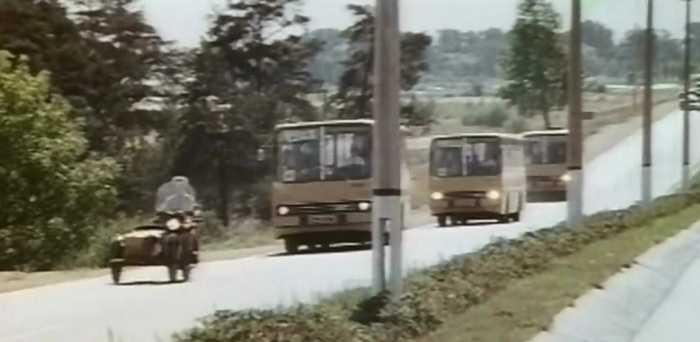 Кадры из Пятерка за лето (1974)