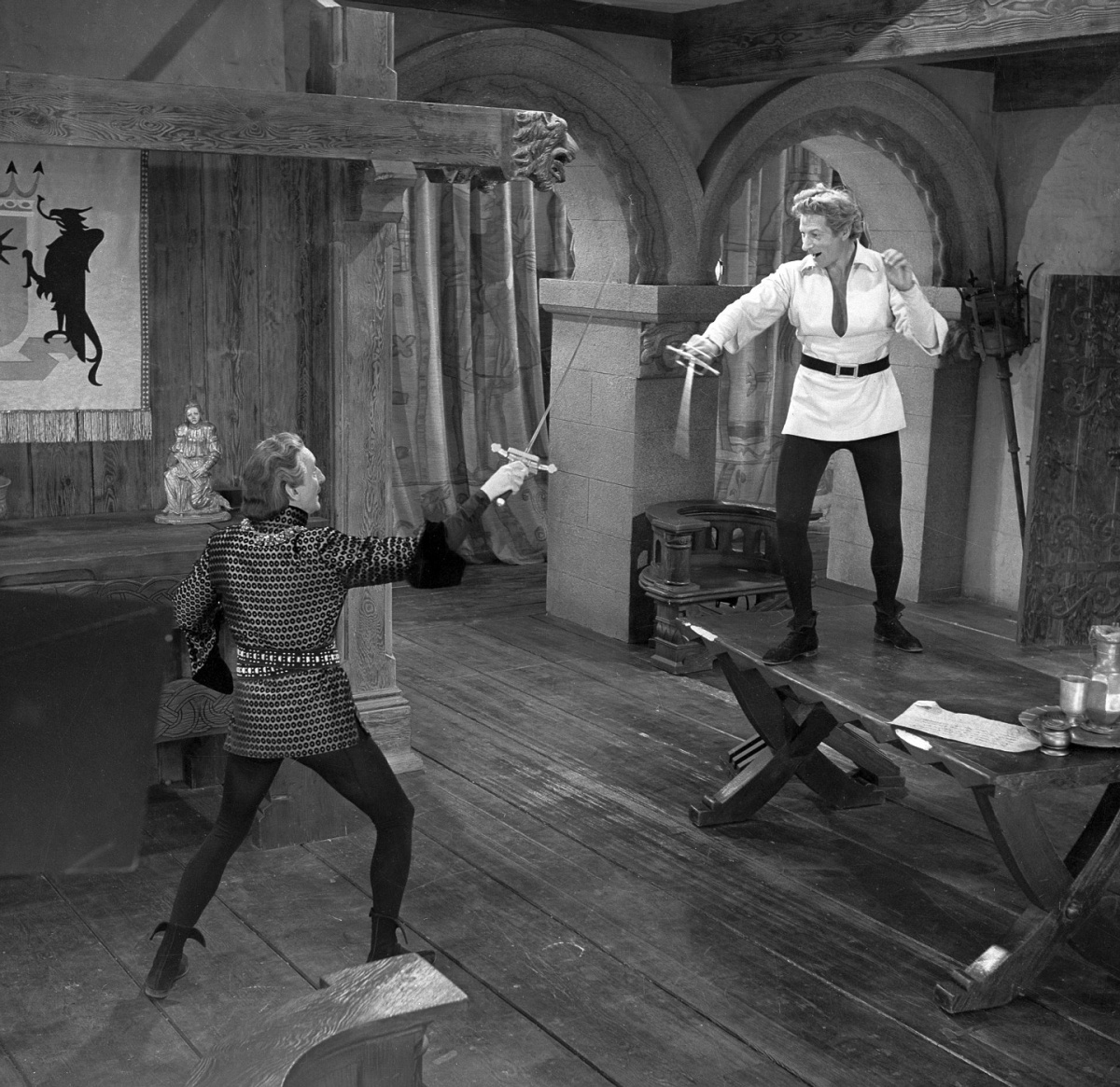 Кадры из Придворный шут (1955)