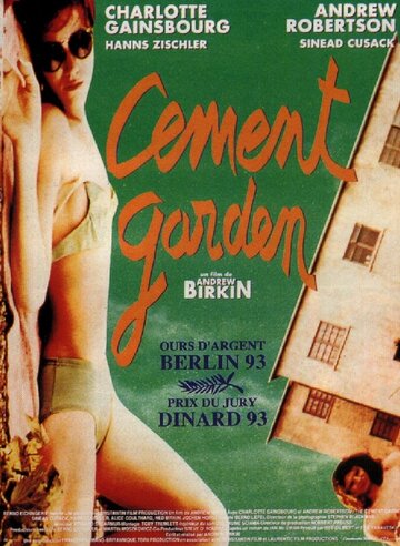 Постер Смотреть фильм Цементный сад 1992 онлайн бесплатно в хорошем качестве
