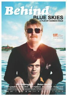 Постер Смотреть фильм За голубыми небесами 2010 онлайн бесплатно в хорошем качестве
